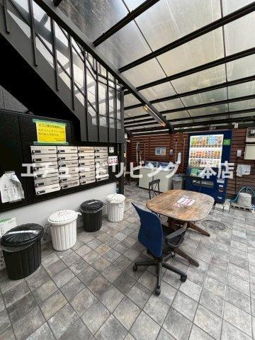 東和マンションのエントランス