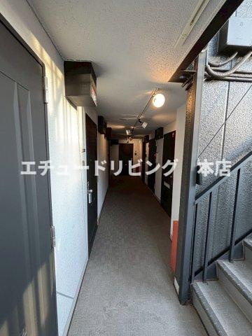 東和マンションのロビー