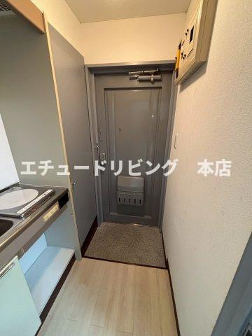 東和マンションの玄関