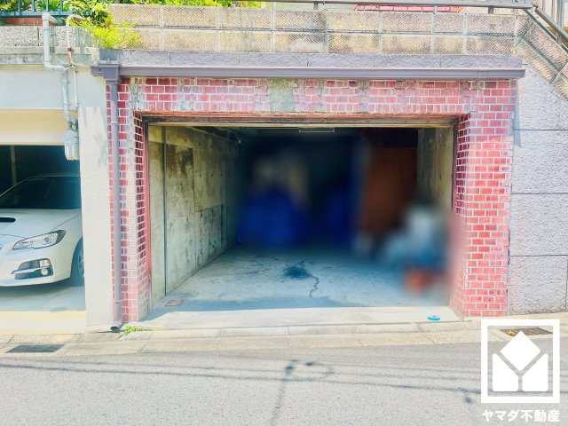 宇治市木幡南山の駐車場