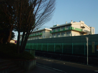 さいたま市立三室中学校まで850ｍ