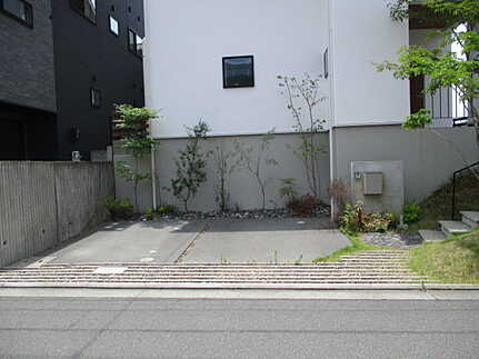 広島市佐伯区石内北３丁目 の駐車場