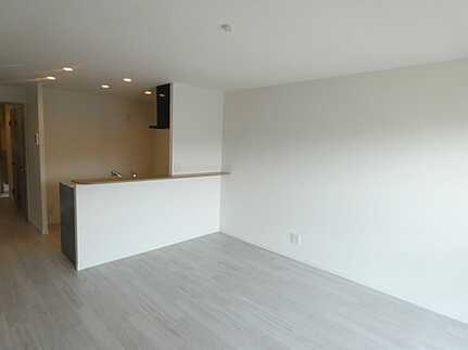 ファミール広島A棟の居間・リビング