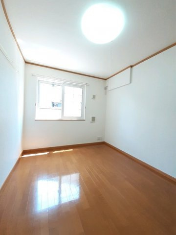 ノイ・フロイデＢの内装|内装は落ち着いています