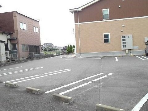 ニューシティ本郷の駐車場|駐車スペースもあります