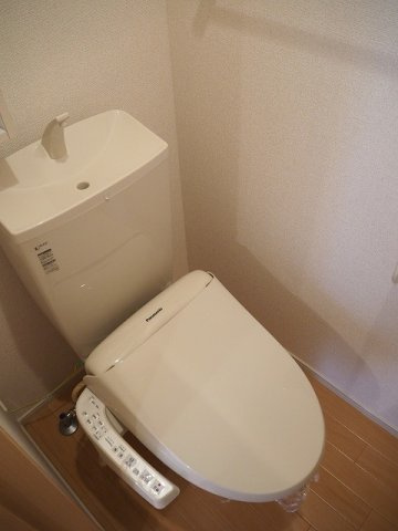 ニューシティ本郷のトイレ|コンパクトで使いやすいトイレです
