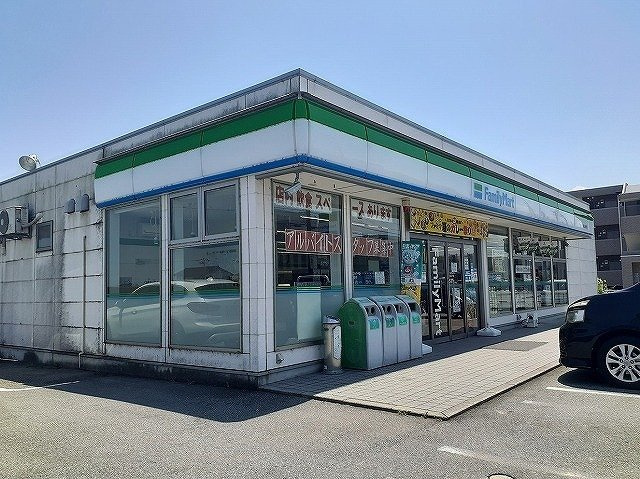 エグゼルティ　ＮＡＮの周辺|ファミリーマート金代店まで600m