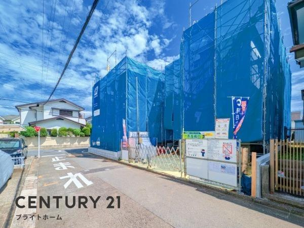 横浜市緑区東本郷２丁目の新築一戸建の外観|同仕様物件もご案内をさせて頂きます。
お車でご自宅まで送迎承ります。