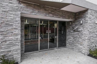 【エントランス】 | プレール・ドゥーク新宿West