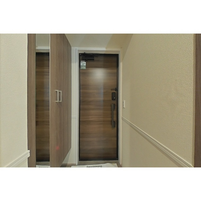 岐阜市長良井田のアパートの玄関