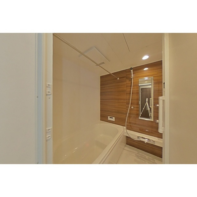 岐阜市長良井田のアパートの浴室