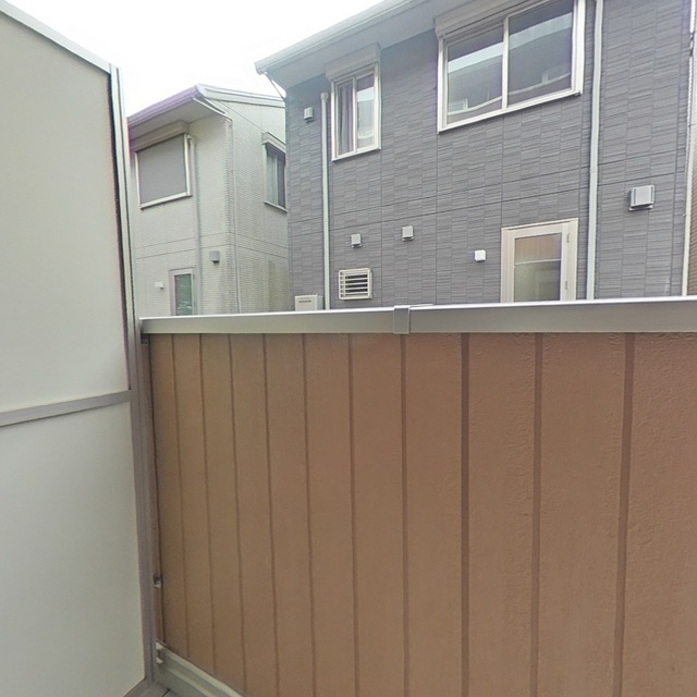 岐阜市長良井田のアパートのバルコニー