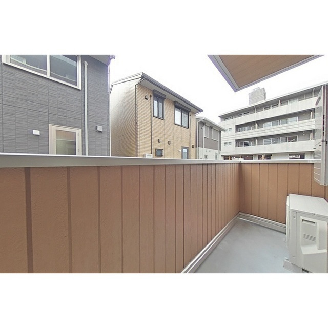 岐阜市長良井田のアパートのバルコニー