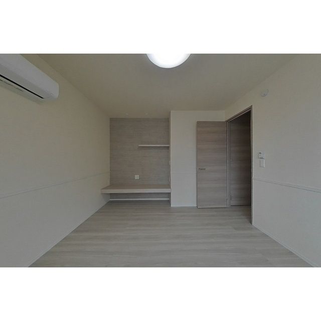 岐阜市長良井田のアパートの内装