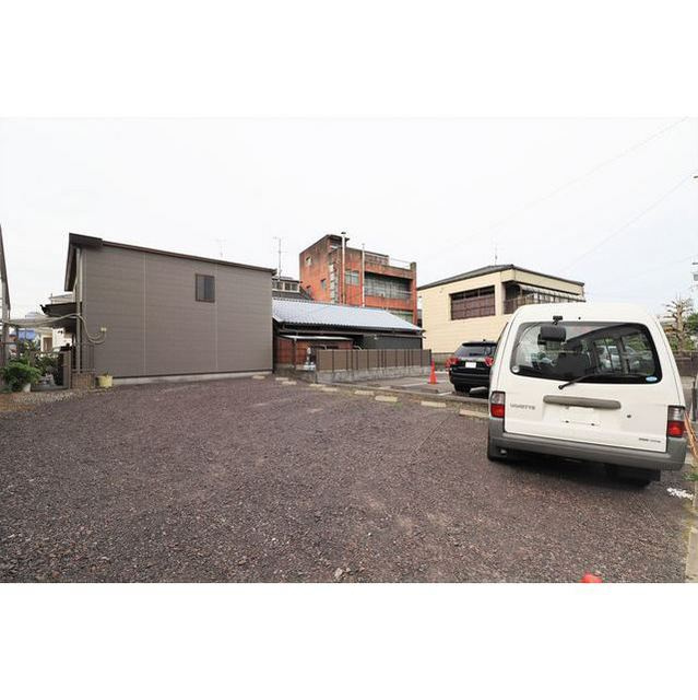 岐阜市加納南陽町１丁目の駐車場の外観