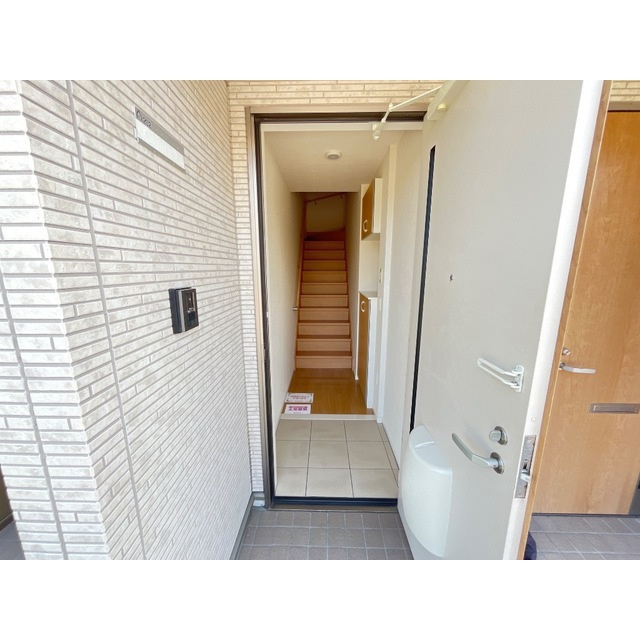 ユニヴァリィ・ハイの玄関