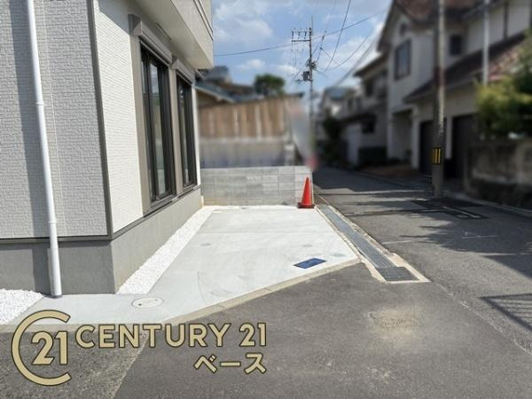 柏原市大正３丁目 ／新築一戸建の駐車場|■現地撮影写真■駐車スペース１台分！