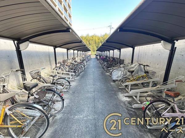 ピアッツァコート西大和のその他共用部分|■現地撮影写真■こちらは敷地内駐輪場です！