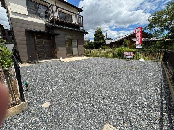 岡崎市中園町・中古戸建の庭|ウッドデッキやBBQ。想像が膨らむお庭