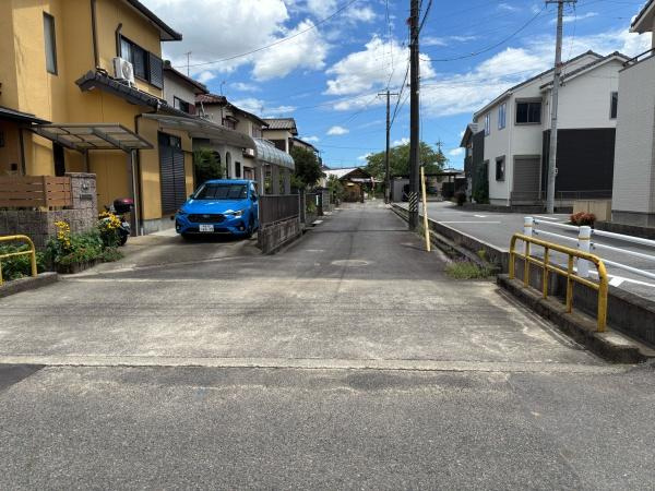 岡崎市中園町・中古戸建の前面道路含む現地写真|前面道路です。