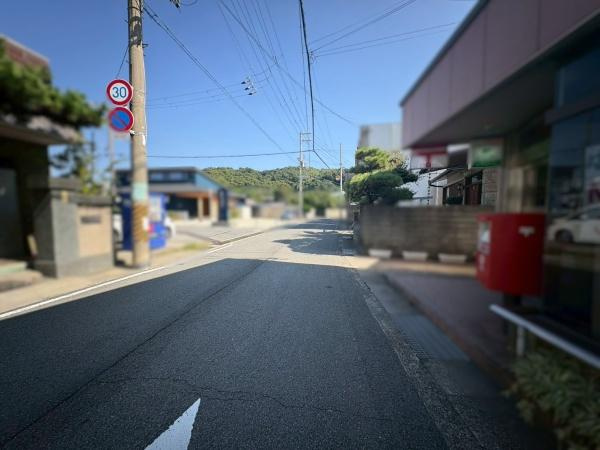 下津町下津　中古戸建の前面道路含む現地写真
