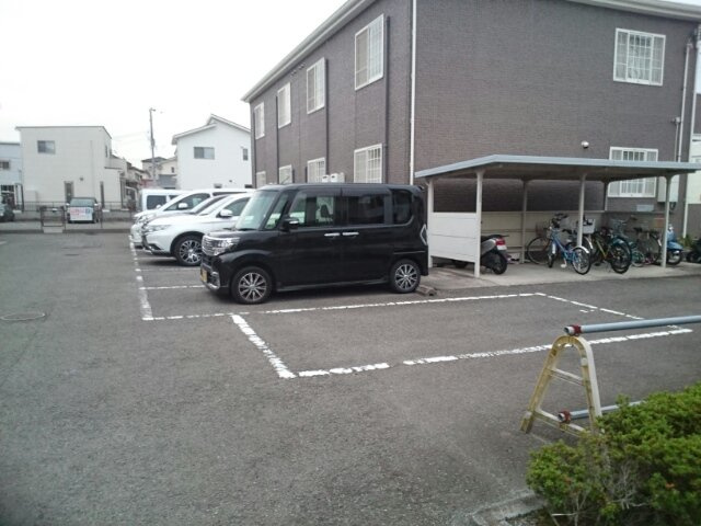 ラフィーネ　Ⅰの駐車場