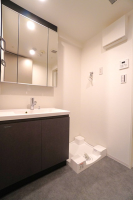 【洗面所】 | オープンブルーム入谷Ｅａｓｔ | ※写真は同タイプ住戸です。