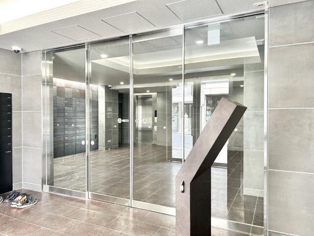 プレール・ドゥーク菊川のエントランス| 