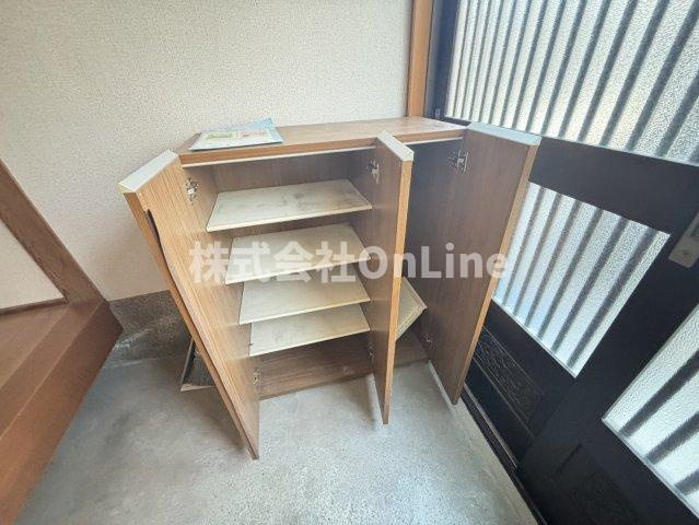 西山本町5丁目貸家２階建ての収納