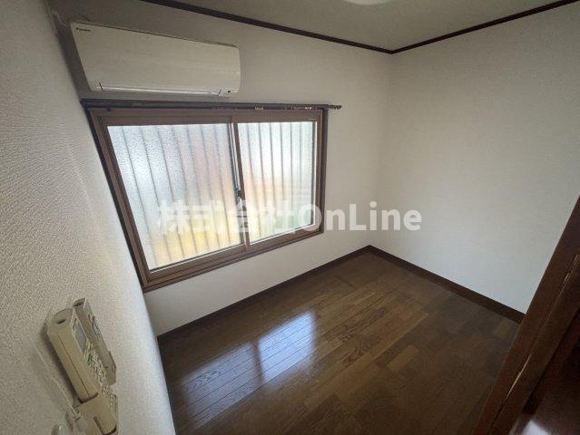 西山本町5丁目貸家２階建ての子供部屋