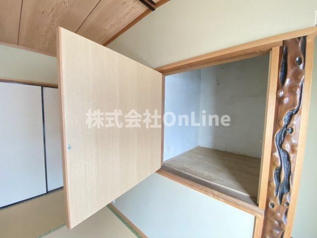 西山本町5丁目貸家２階建ての収納