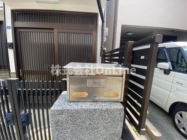 西山本町5丁目貸家２階建てのその他