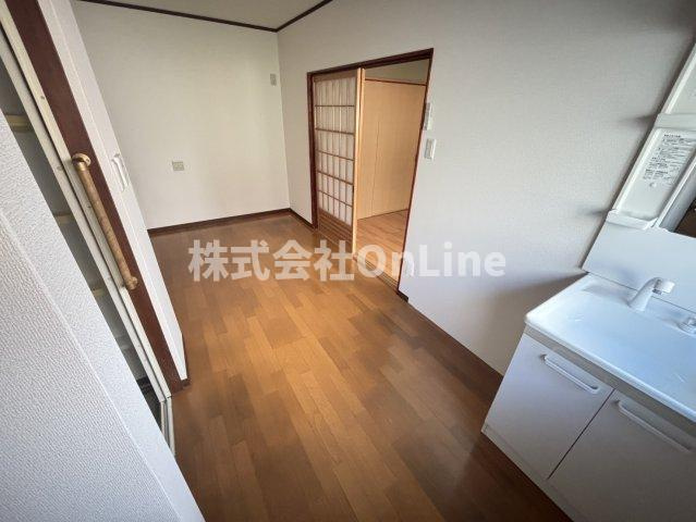 西山本町5丁目貸家２階建ての内装