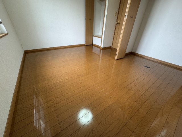 アンジュの洋室