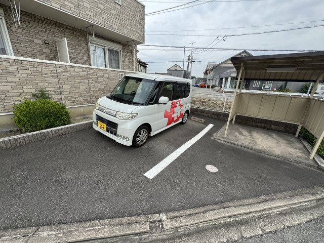 アンジュの駐車場