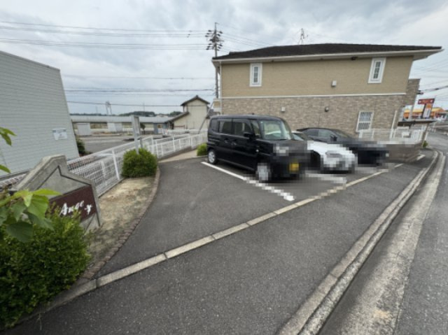 アンジュの駐車場