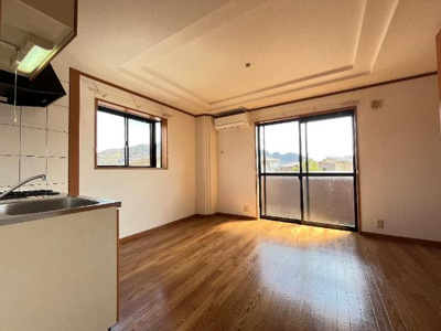 【居間・リビング】 | ファーストアルカディア | ◆初期費用最安値コミット！「もっとお得に賃貸」を叶えます♪
◆見積もりのセカンドオピニオンも開催中♪検討中の物件もお気軽に相談下さい。
※既にお申込み済みの場合はご遠慮下さい。
