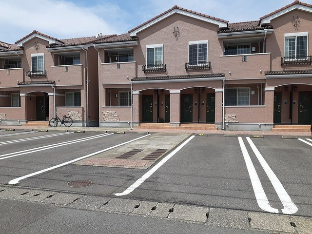 プロヴァンス木田　Ａの駐車場