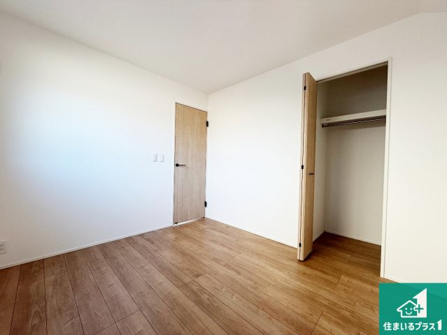 神戸市北区小倉台　第1期　新築一戸建ての洋室|寝室は心地よい眠りについてもらいたくて、シンプルかつ開放的な空間な設計にしています！