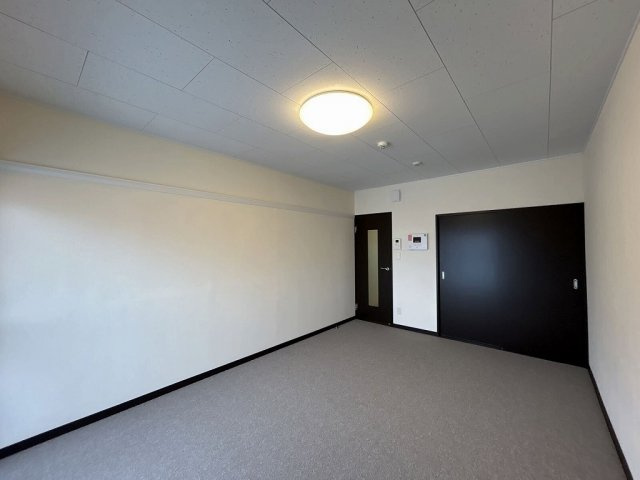 レオネクストブルーヴィラの内装|ゆったり過ごせるリビングです