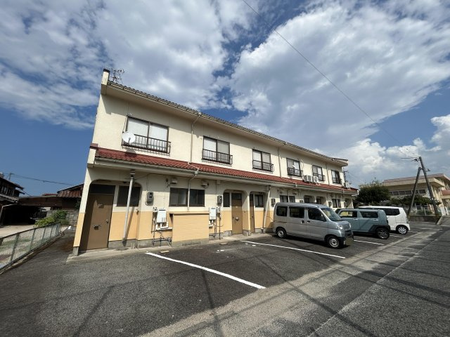 やすぎセンターハイツの駐車場