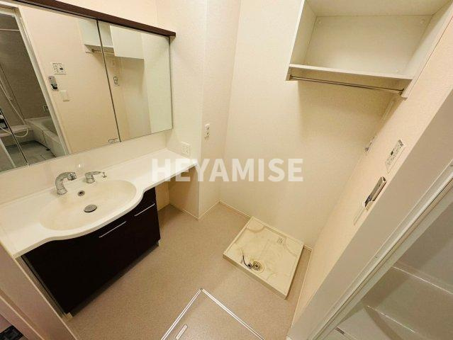 メゾン・ラ・パトリアＪの洗面所|※室内画像は別号室のもの