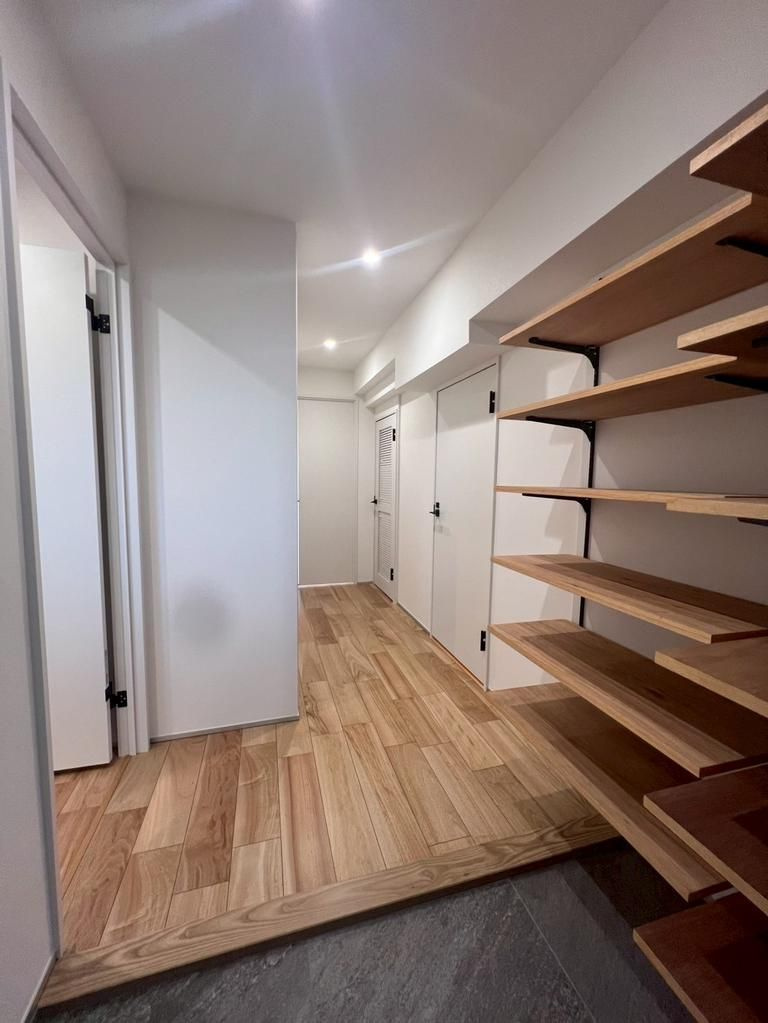 西東京市谷戸町３丁目の中古マンションの玄関