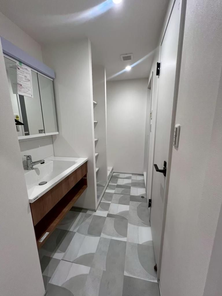 西東京市谷戸町３丁目の中古マンションの独立洗面台