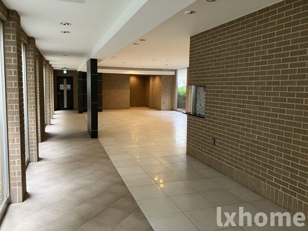 アーバンウェル茨木のエントランス