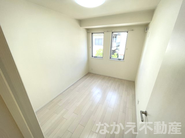 【寝室】 | 広くて明るい寝室