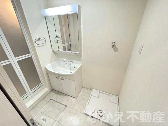 【洗面所】 | 脱衣スペースもあります