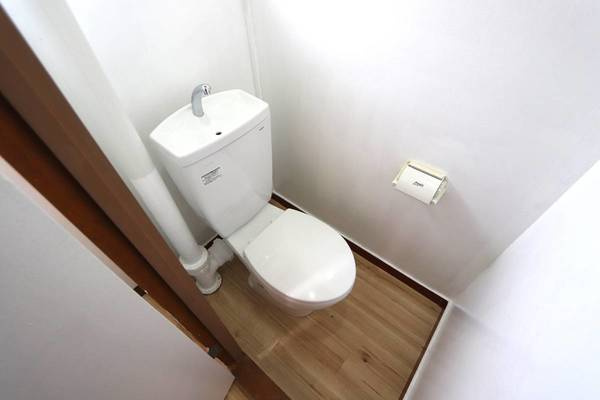 ビレッジハウス志染11号棟のトイレ|ビレッジハウスの同一物件・同一タイプの間取りの写真です