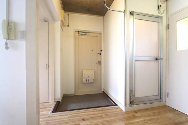 ビレッジハウス志染12号棟の玄関|ビレッジハウスの同一物件・同一タイプの間取りの写真です