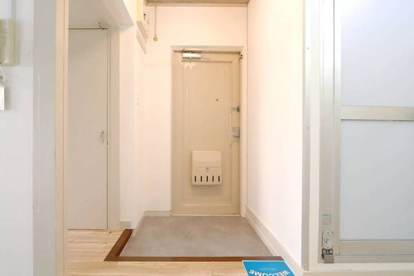 ビレッジハウス志染16号棟の玄関|ビレッジハウスの同一物件・同一タイプの間取りの写真です